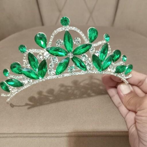 تاج سبز عروس و نگین سبز